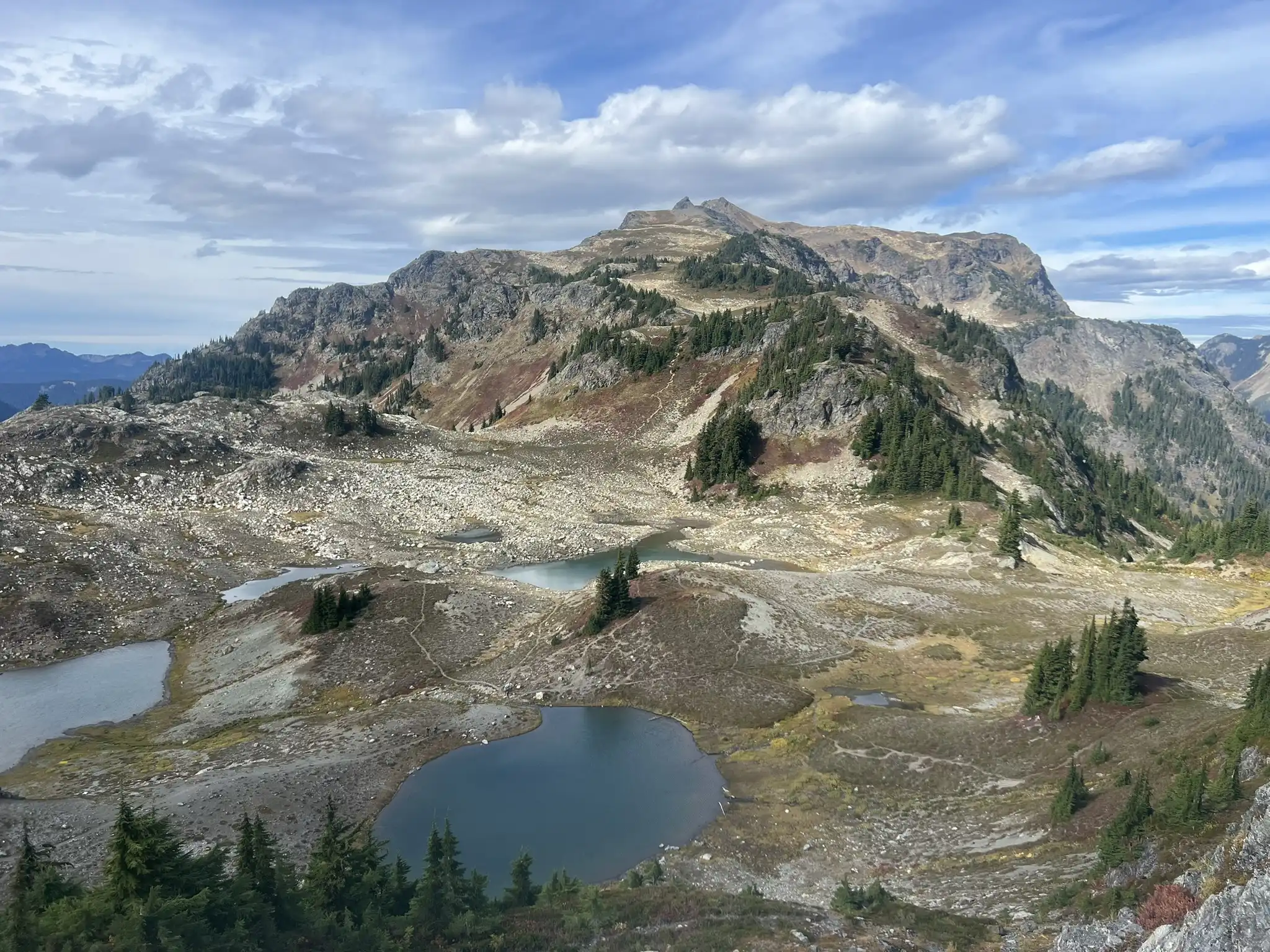 Tomyhoi Peak massif